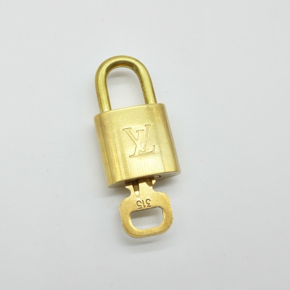 🍓LV Lock and Key #315 - Picture 1 of 4